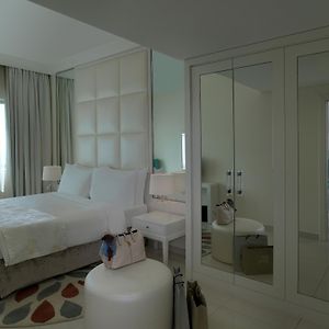 One-Bedroom King Room